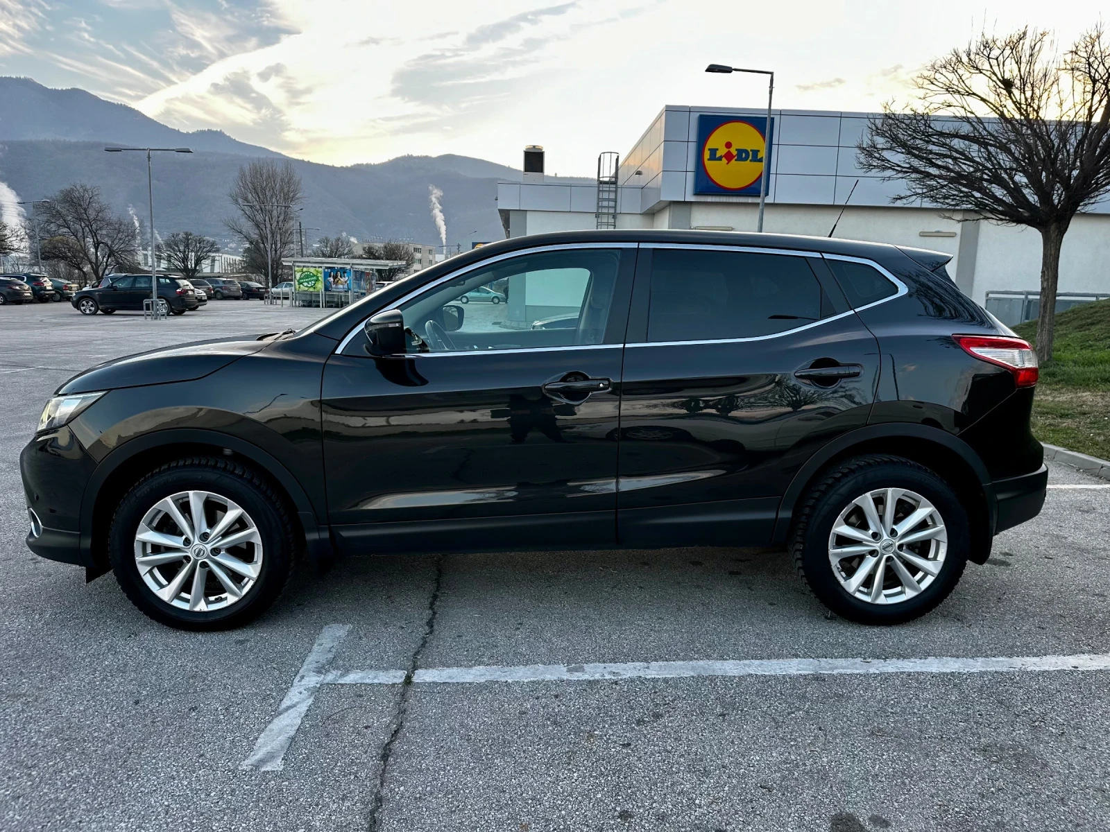 Nissan Qashqai 1.6 DCI  НАПЪЛНО ОБСЛУЖЕН - изображение 3