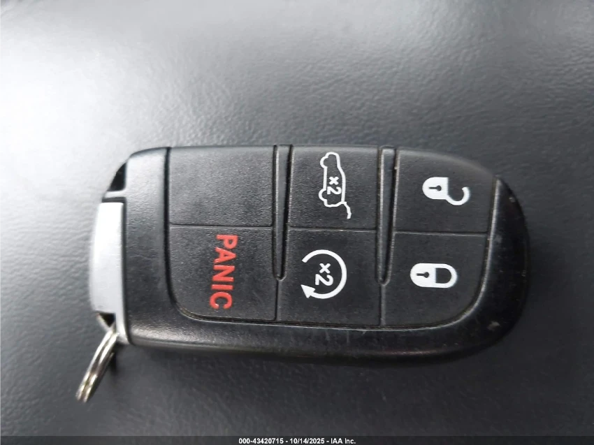 Jeep Grand cherokee OVERLAND* DISTRONIC* PANOROOF* H&K SOUND* ОБДУХВАН, снимка 13 - Автомобили и джипове - 53796791