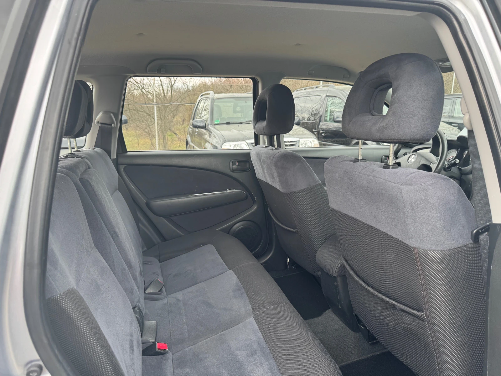 Mitsubishi Outlander 2.0 , снимка 12 - Автомобили и джипове - 53922410