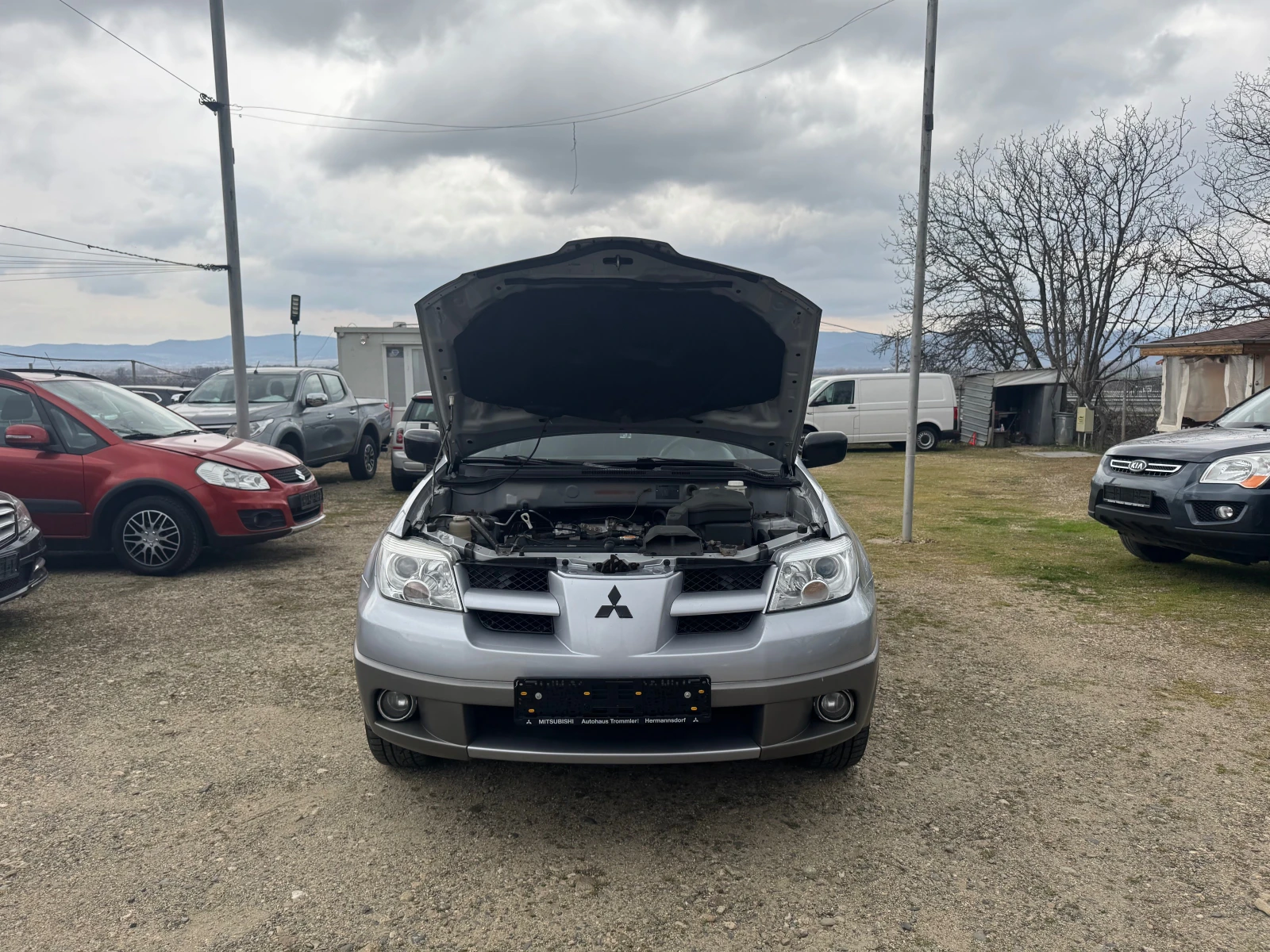 Mitsubishi Outlander 2.0 , снимка 2 - Автомобили и джипове - 53922410