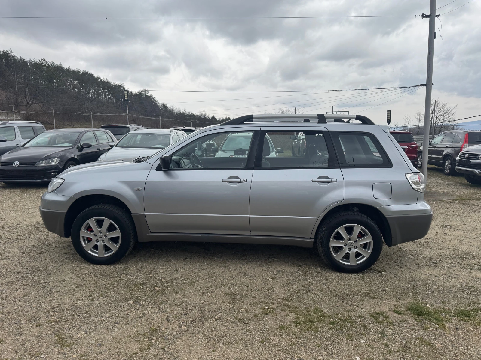 Mitsubishi Outlander 2.0 , снимка 9 - Автомобили и джипове - 53922410