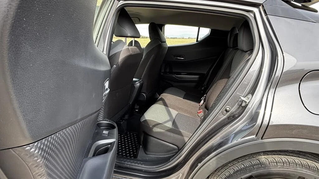 Toyota C-HR LE FWD, снимка 9 - Автомобили и джипове - 54492968