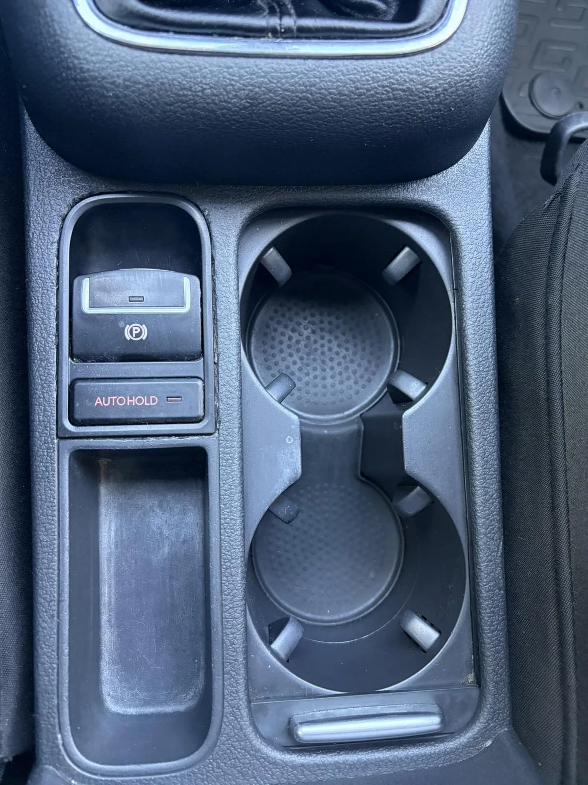 VW Tiguan 2.0/140/ ТЕХНИЧЕСКИ ПЕРФЕКТЕН!, снимка 11 - Автомобили и джипове - 54576235