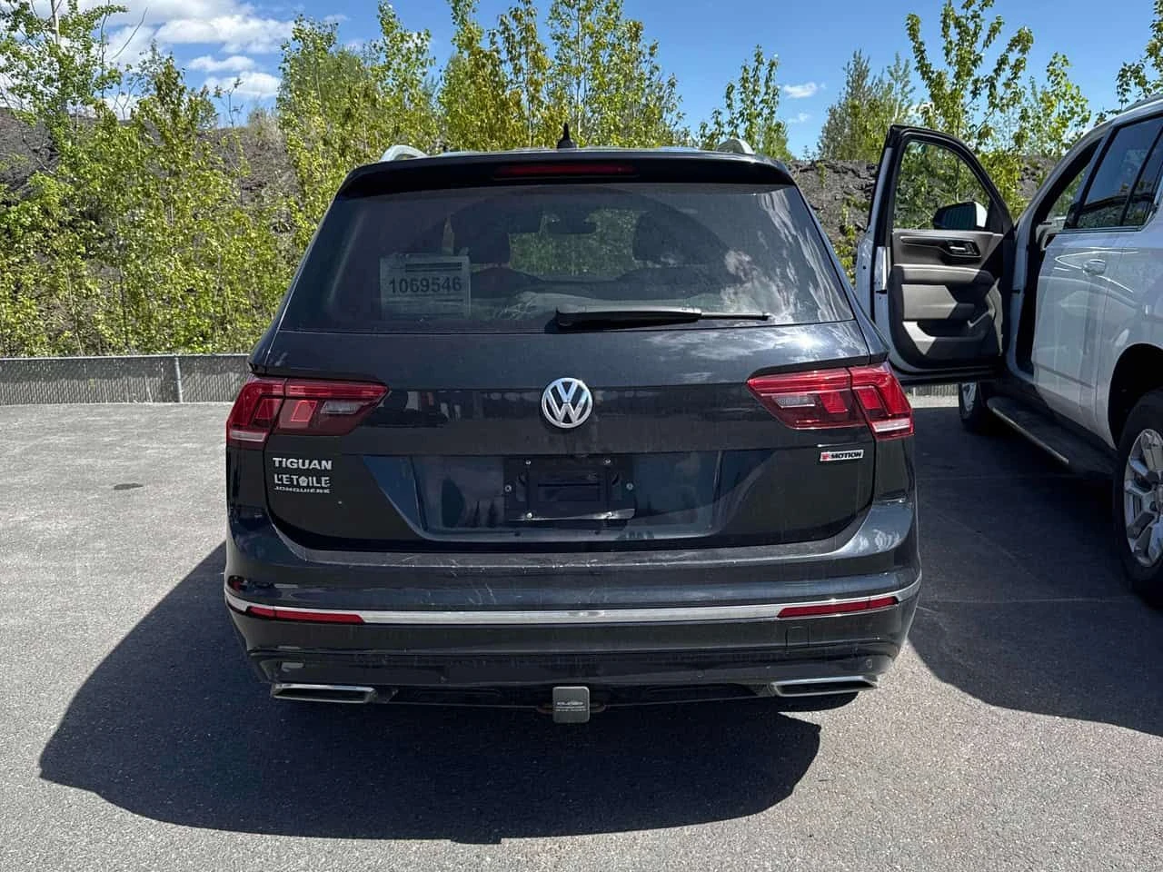 VW Tiguan | Highline | ПОДГРЕВ | ПАНОРАМА | FENDER | , снимка 4 - Автомобили и джипове - 54652895