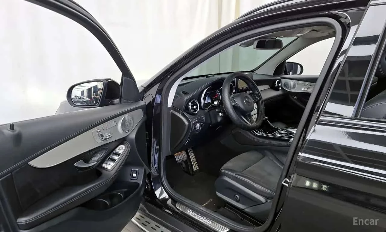 Mercedes-Benz GLC 300 * 4MATIC * AMG Line * HEAD UP * ПАНОРАМА * 360 КАМ, снимка 6 - Автомобили и джипове - 56214046