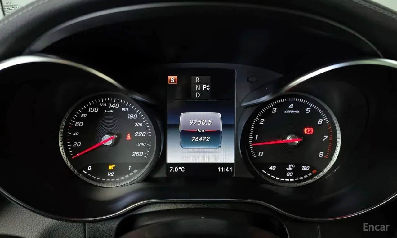 Mercedes-Benz GLC 300 * 4MATIC * AMG Line * HEAD UP * ПАНОРАМА * 360 КАМ, снимка 8 - Автомобили и джипове - 56214046
