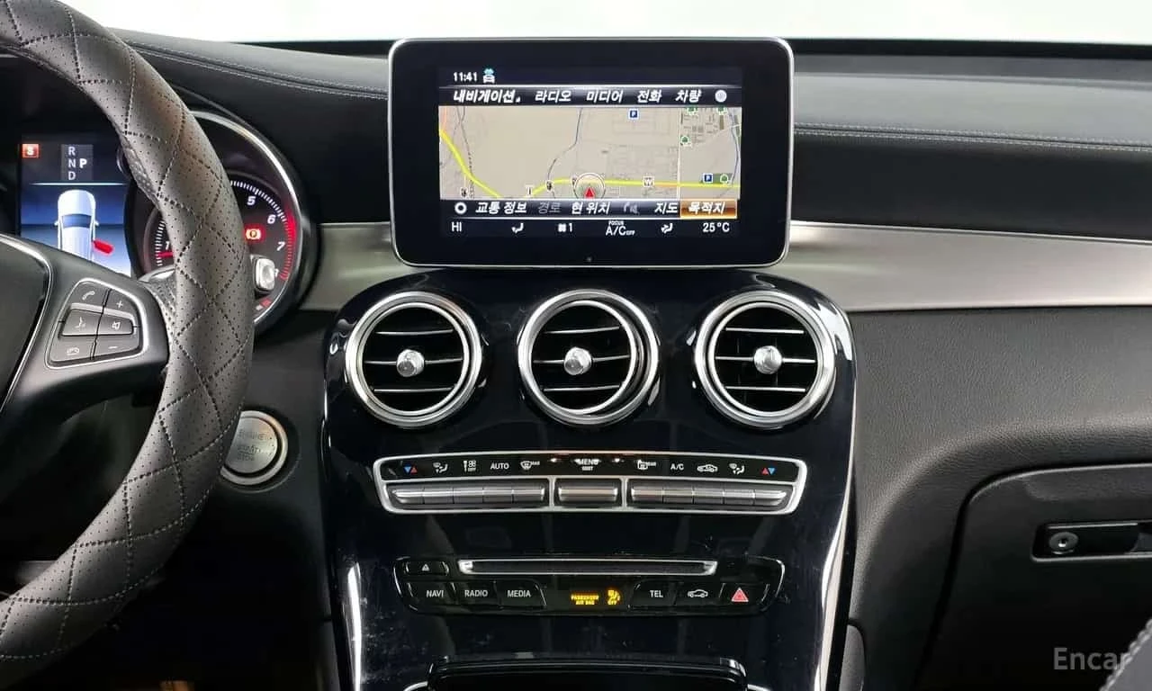 Mercedes-Benz GLC 300 * 4MATIC * AMG Line * HEAD UP * ПАНОРАМА * 360 КАМ, снимка 10 - Автомобили и джипове - 56214046