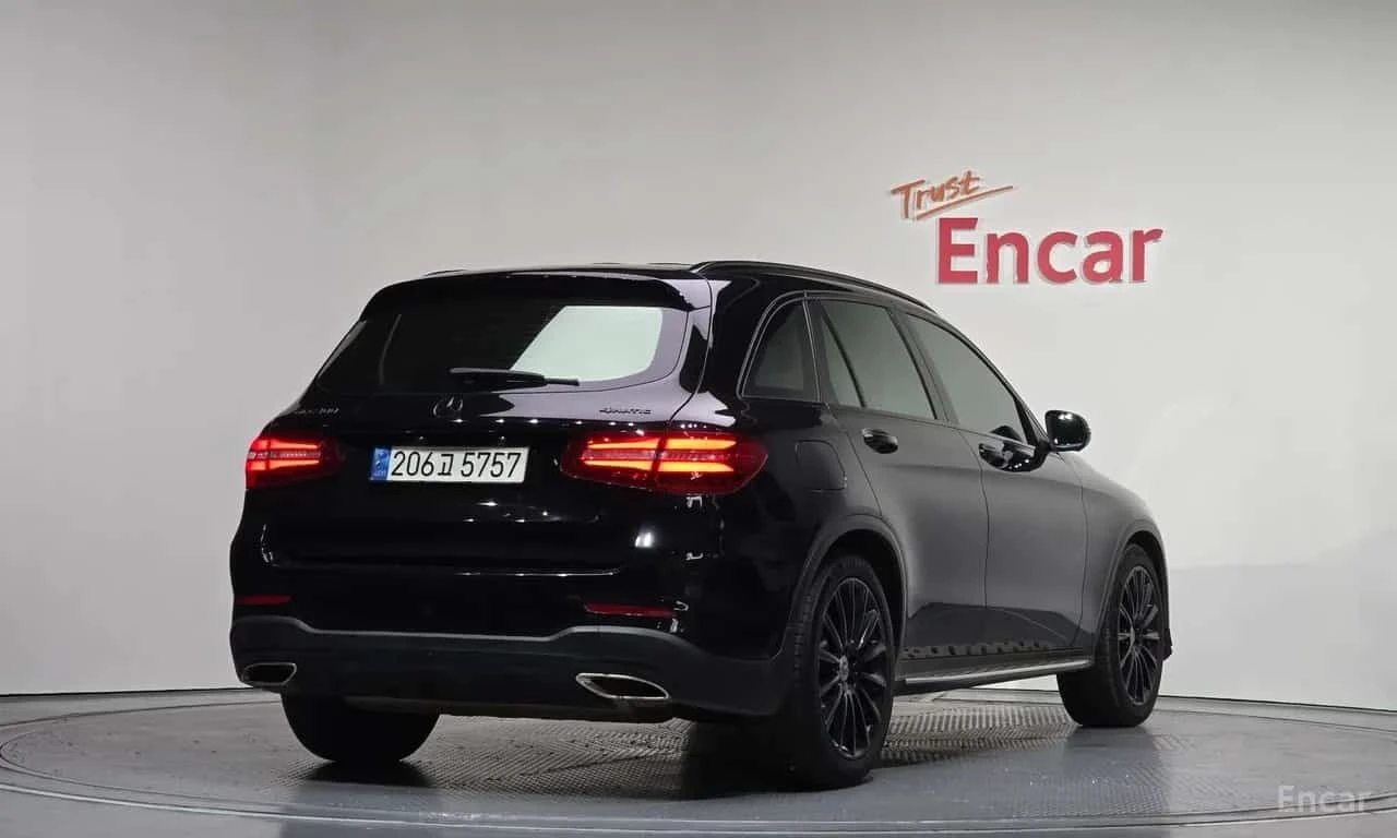 Mercedes-Benz GLC 300 * 4MATIC * AMG Line * HEAD UP * ПАНОРАМА * 360 КАМ, снимка 2 - Автомобили и джипове - 56214046