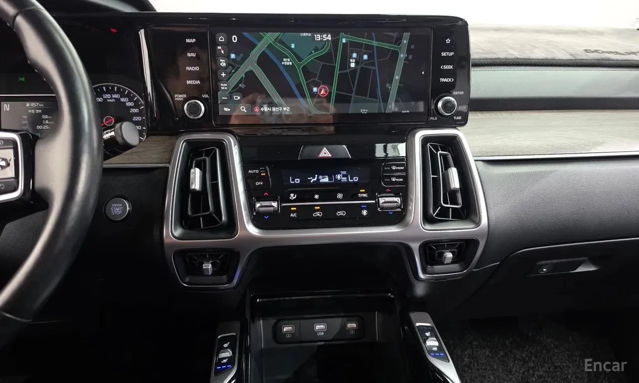 Kia Sorento, снимка 13 - Автомобили и джипове - 56689236