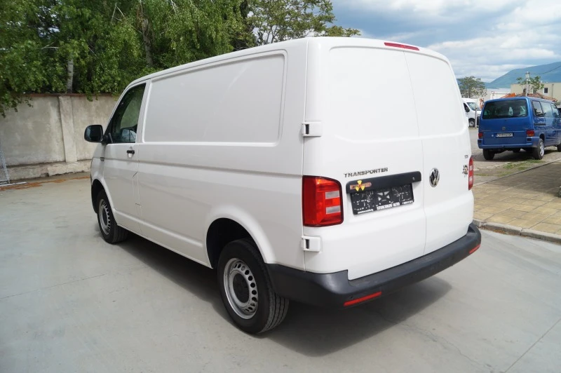 VW Transporter 2.0TDI, снимка 7 - Бусове и автобуси - 45366635