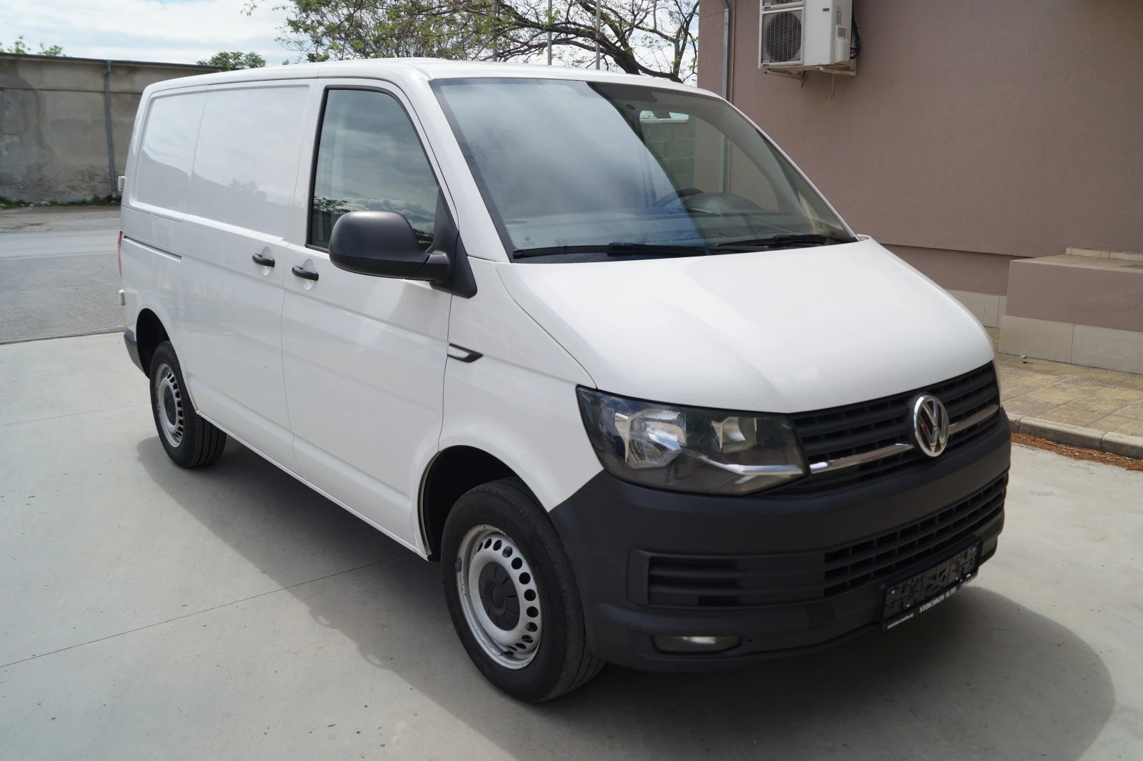 VW Transporter 2.0TDI - изображение 3