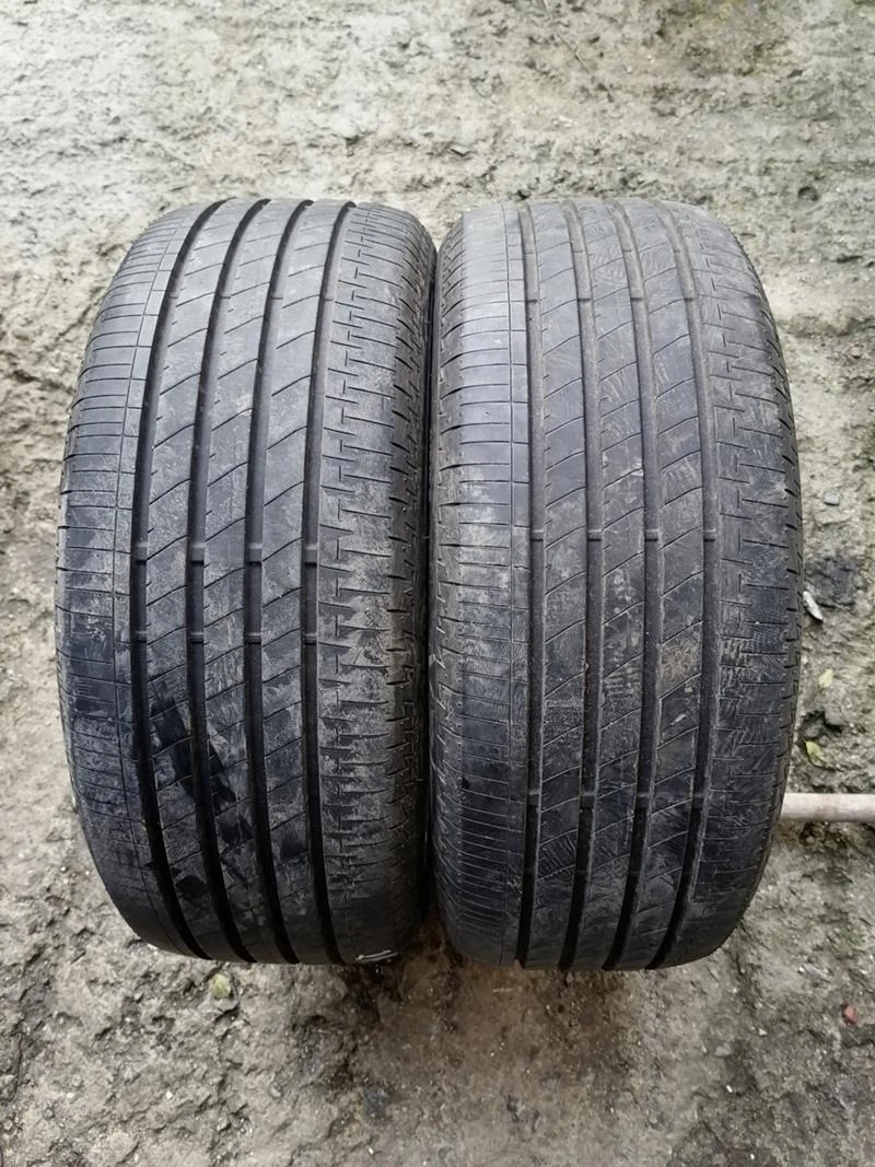 Гуми Летни 215/45R18, снимка 1 - Гуми и джанти - 31181846