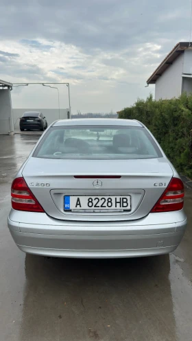 Mercedes-Benz C 200, снимка 4