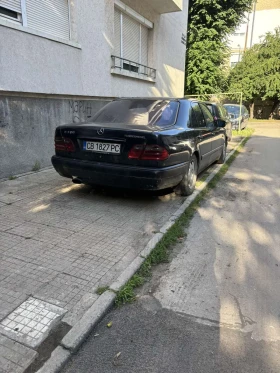 Mercedes-Benz E 300, снимка 4