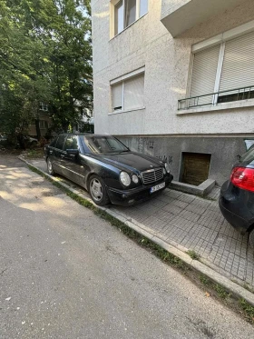 Mercedes-Benz E 300, снимка 3