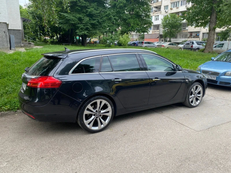 Opel Insignia, снимка 2 - Автомобили и джипове - 47520996