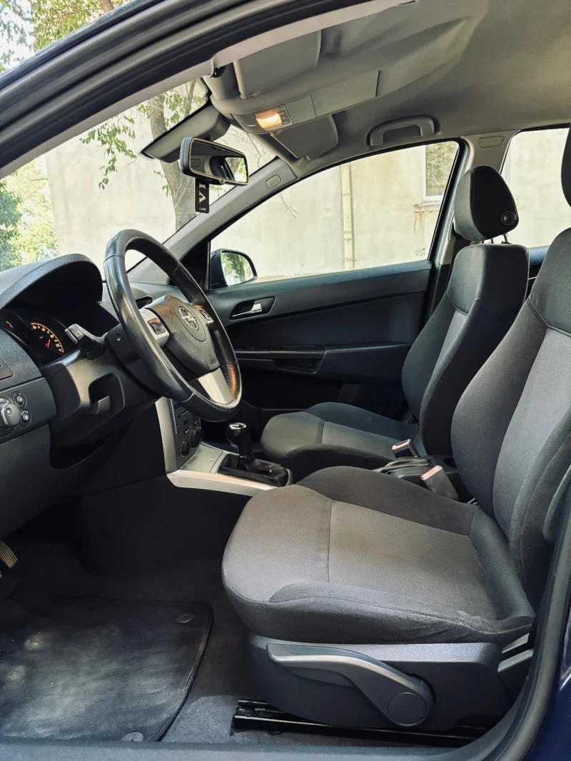 Opel Astra 1.7 CDTI, снимка 9 - Автомобили и джипове - 52450632