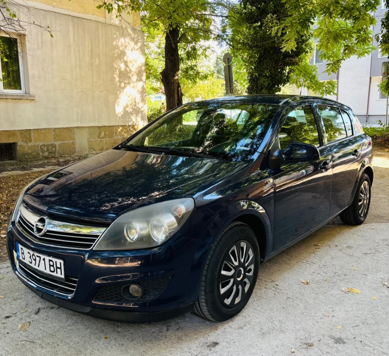 Opel Astra 1.7 CDTI, снимка 2 - Автомобили и джипове - 52450632