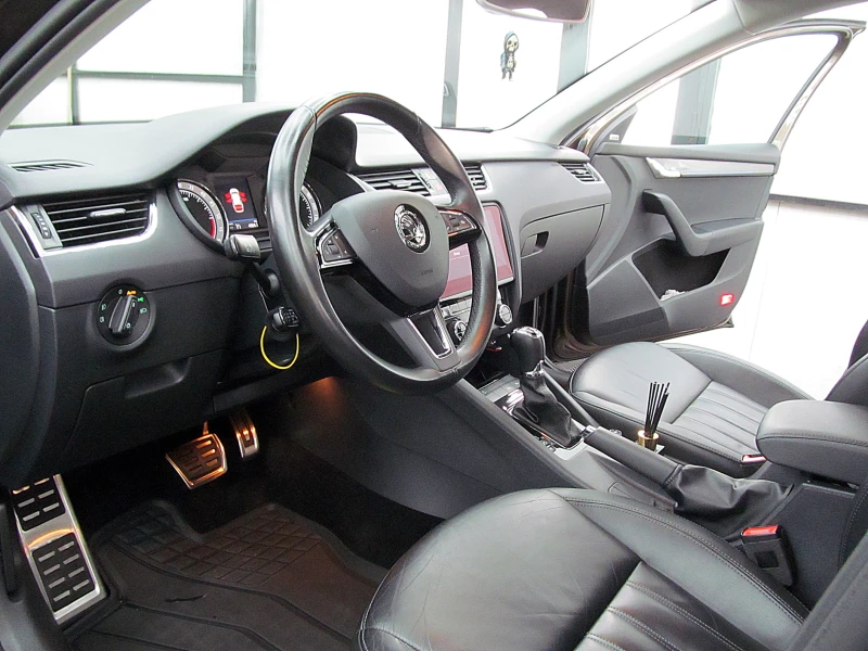 Skoda Octavia DSG/KeulessGo/KAM.PODGREV/СОБСТВЕН ЛИЗИНГ, снимка 11 - Автомобили и джипове - 52567969