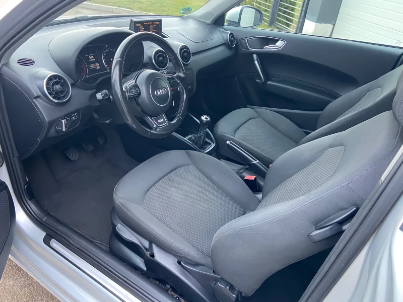 Audi A1 1.6 TDI, снимка 11 - Автомобили и джипове - 52644400