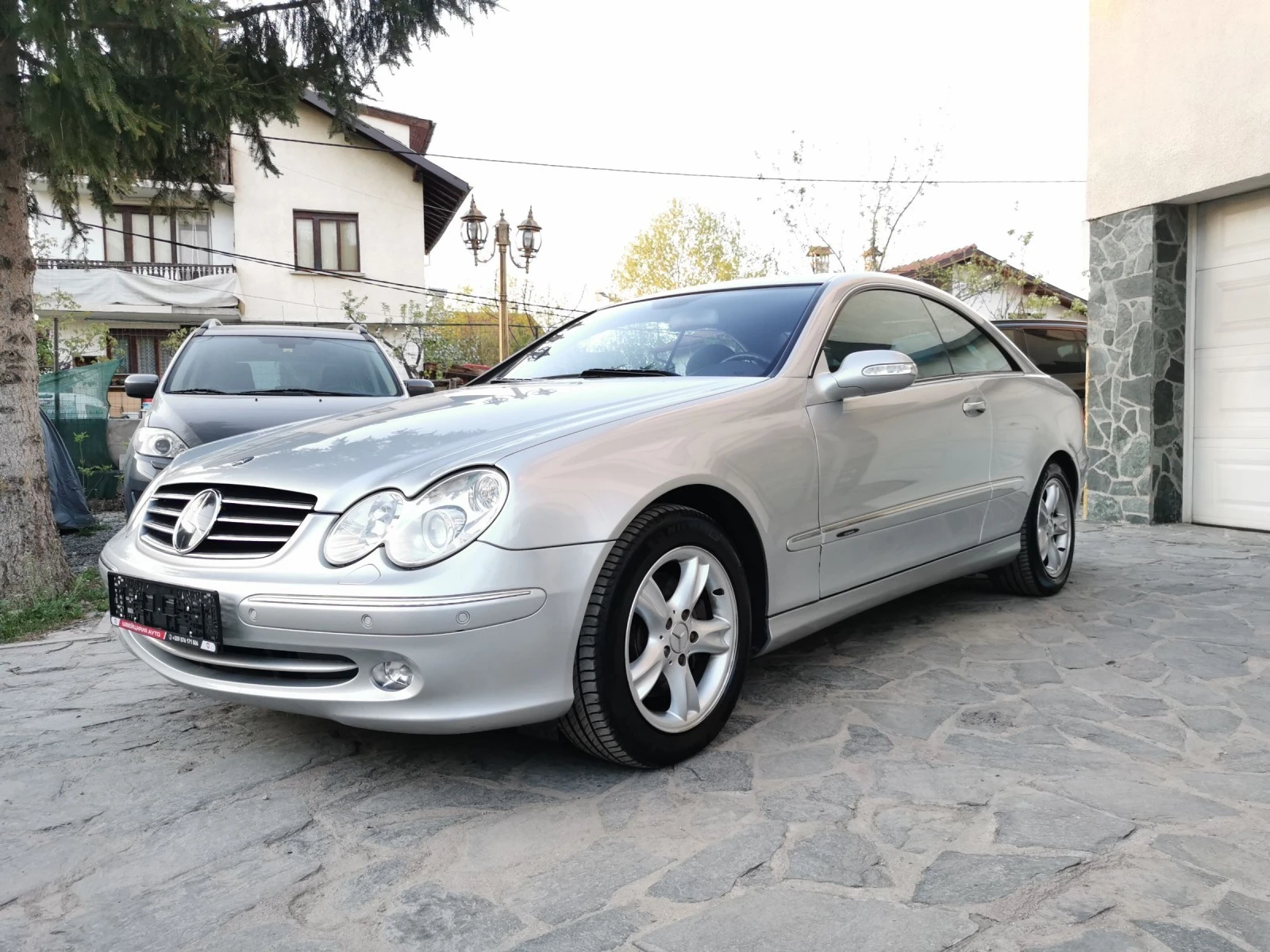 Mercedes-Benz CLK 320 БЕНЗИН/ ДИСТРОНИК / KEYLESS / ВСИЧКИ ЕКСТРИ!  - изображение 2