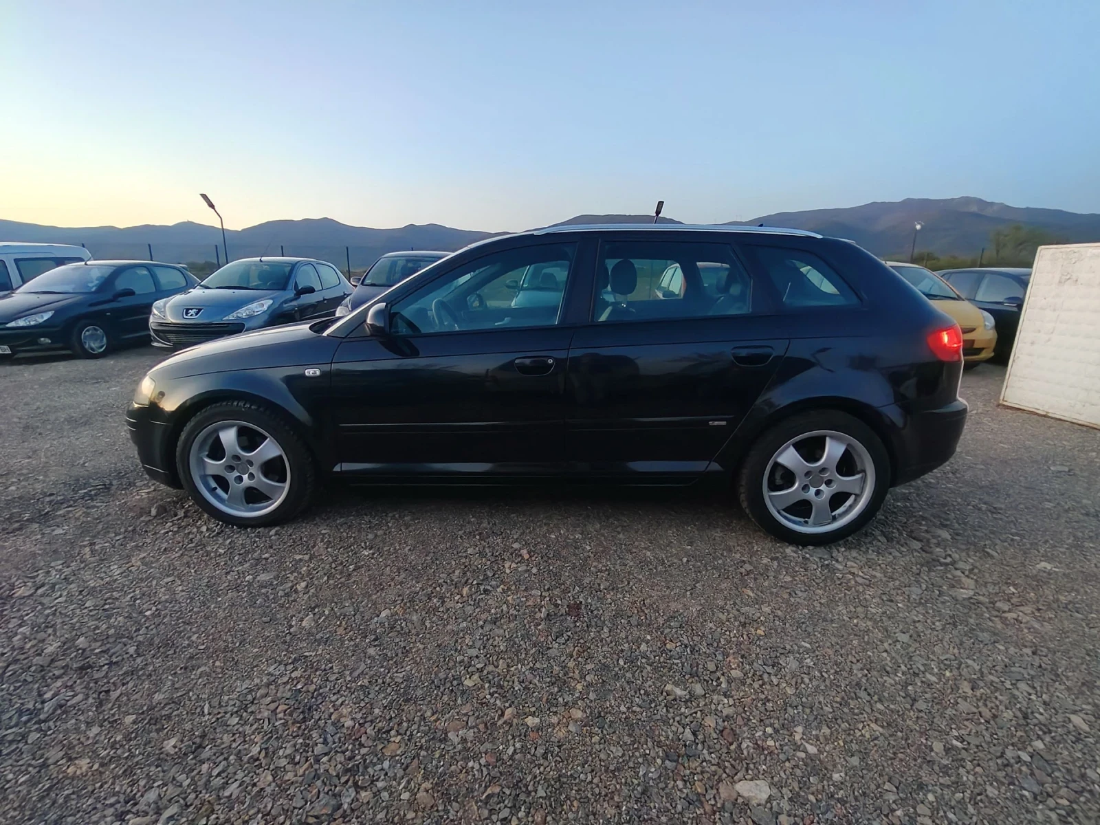 Audi A3 2.0 TDI DSG S LINE - изображение 3