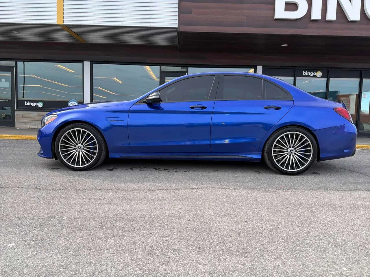Mercedes-Benz C 63 AMG S | DISTRONIC | BURMESTER | 360 | ЗВЕЗДЕН ТАВАН, снимка 2 - Автомобили и джипове - 53819519