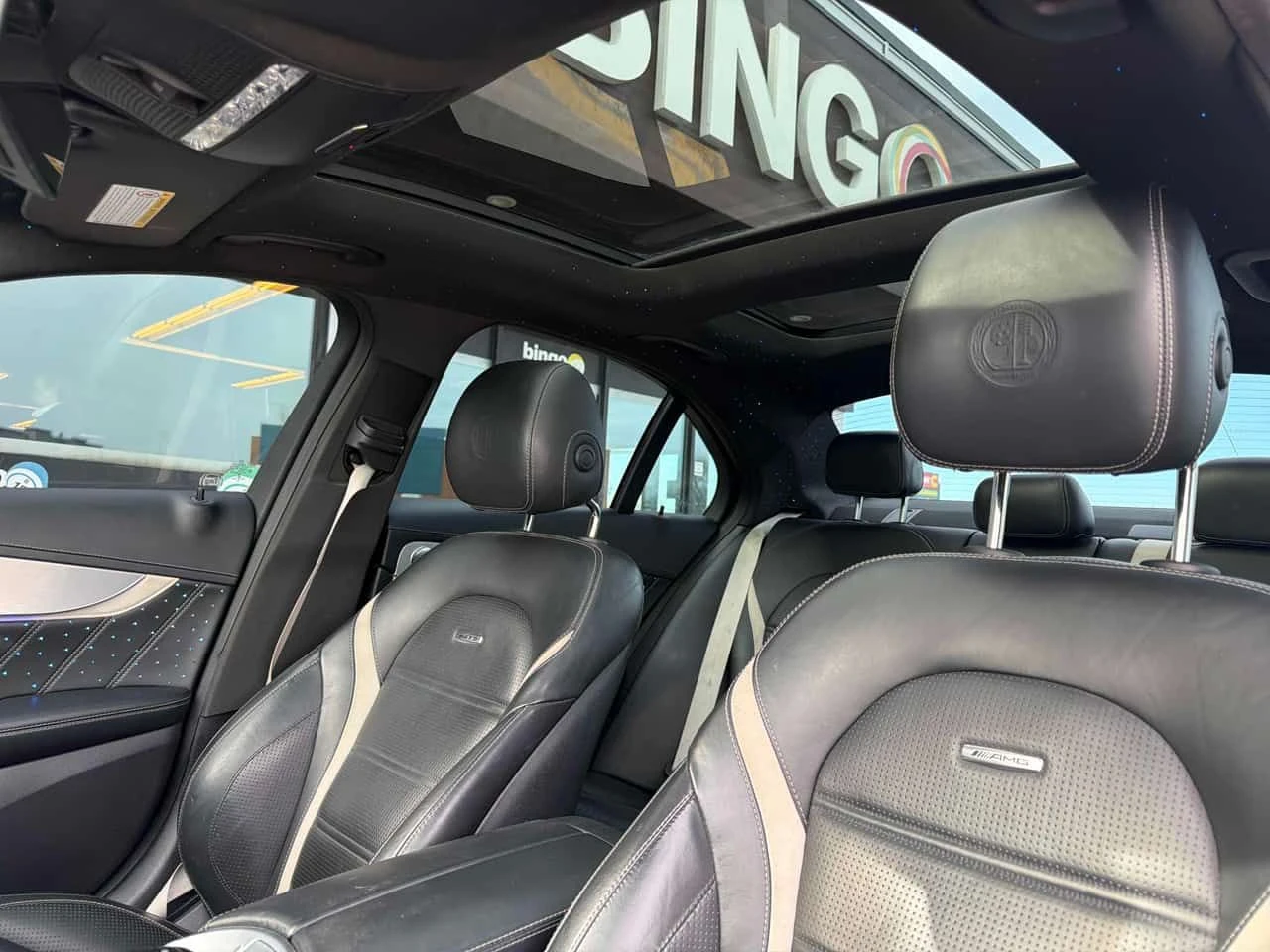 Mercedes-Benz C 63 AMG S | DISTRONIC | BURMESTER | 360 | ЗВЕЗДЕН ТАВАН, снимка 11 - Автомобили и джипове - 53819519