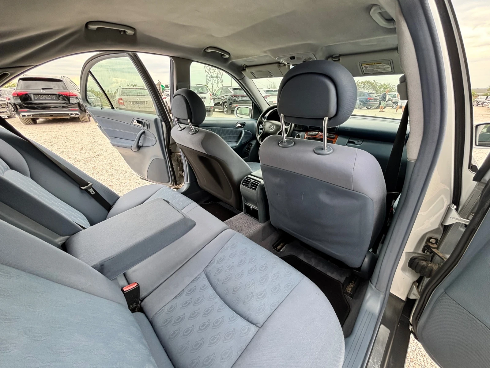 Mercedes-Benz C 200, снимка 7 - Автомобили и джипове - 54456037
