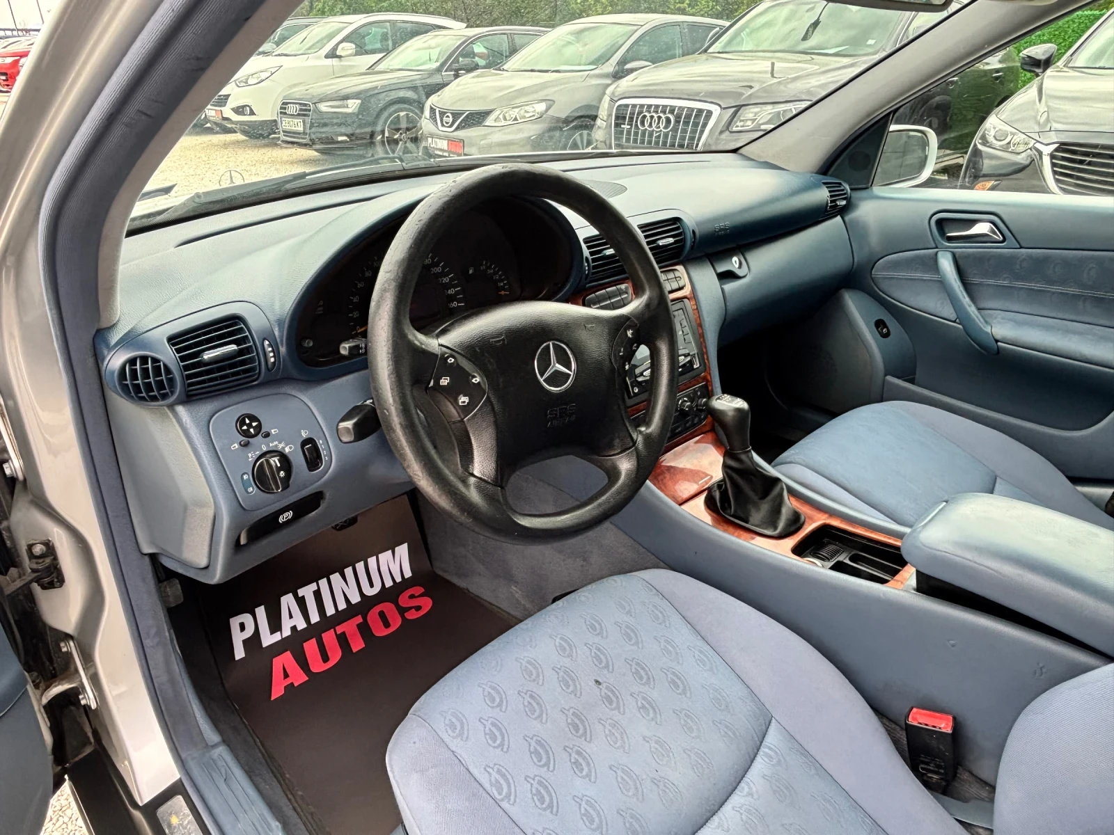 Mercedes-Benz C 200, снимка 4 - Автомобили и джипове - 54456037