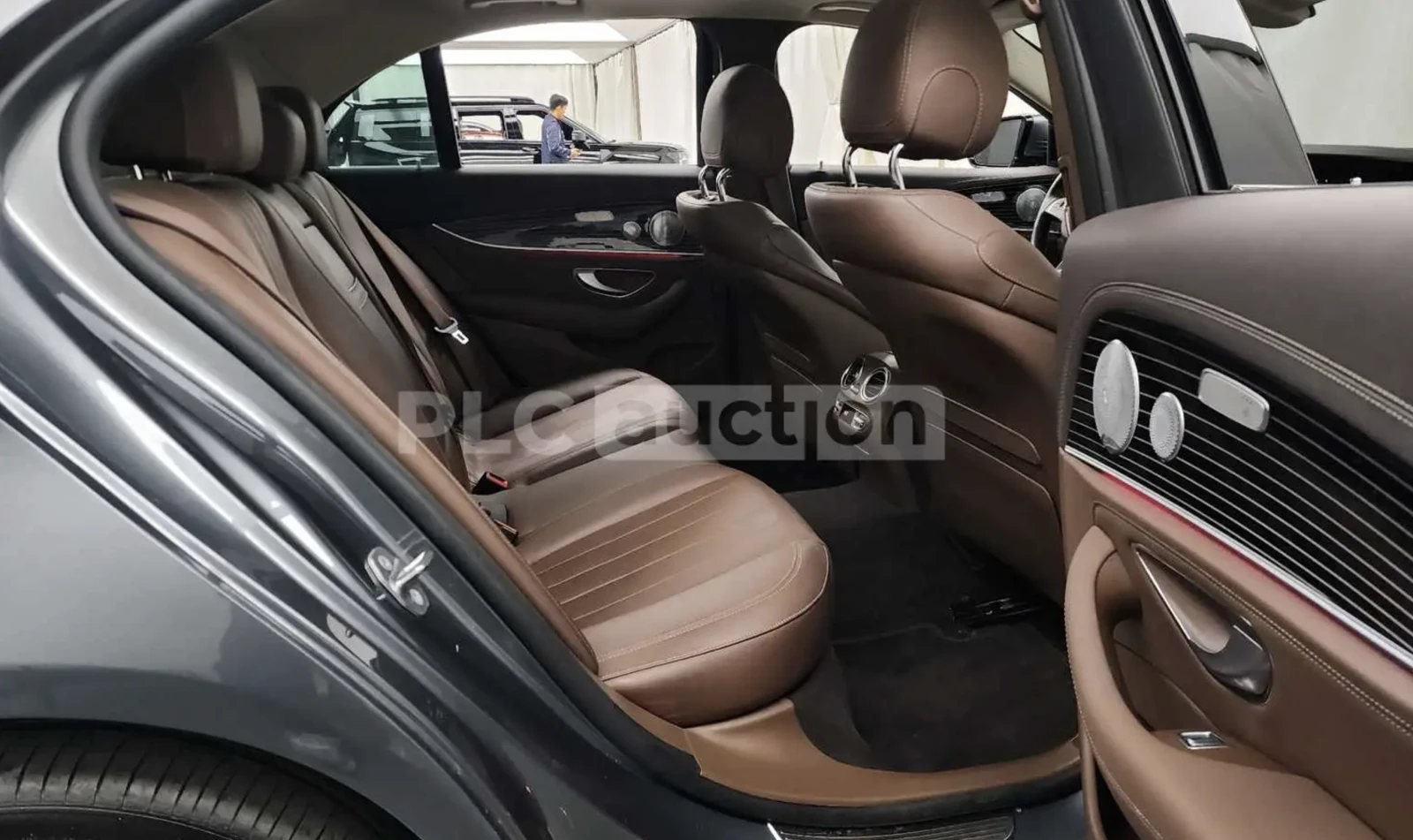 Mercedes-Benz E 400 4MATIC , снимка 7 - Автомобили и джипове - 54458570