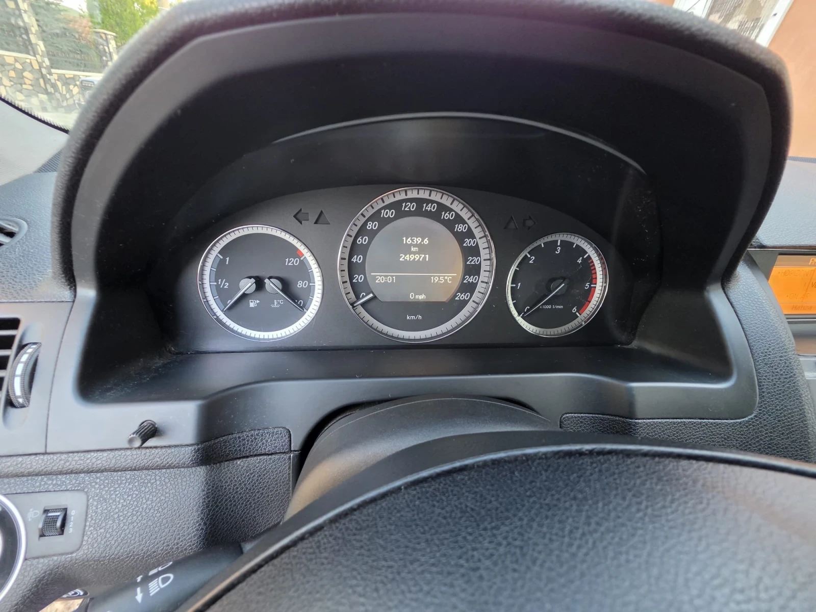 Mercedes-Benz C 200, снимка 9 - Автомобили и джипове - 54635908