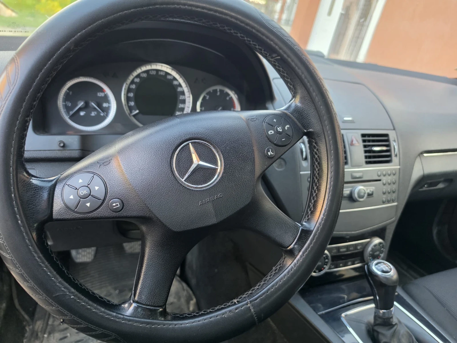 Mercedes-Benz C 200, снимка 6 - Автомобили и джипове - 54635908