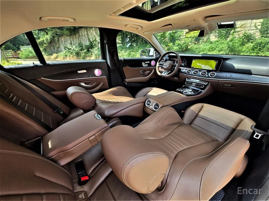 Mercedes-Benz E 220, снимка 8 - Автомобили и джипове - 55184358