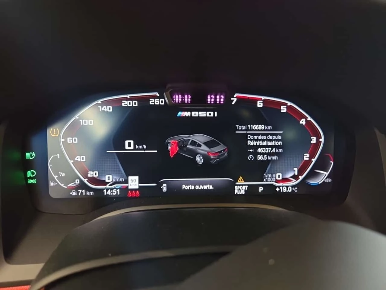 BMW 850 HUD/NIGHT VISION/DISTRONIC/360/COOLED SEATS/SUNROO, снимка 10 - Автомобили и джипове - 55194320