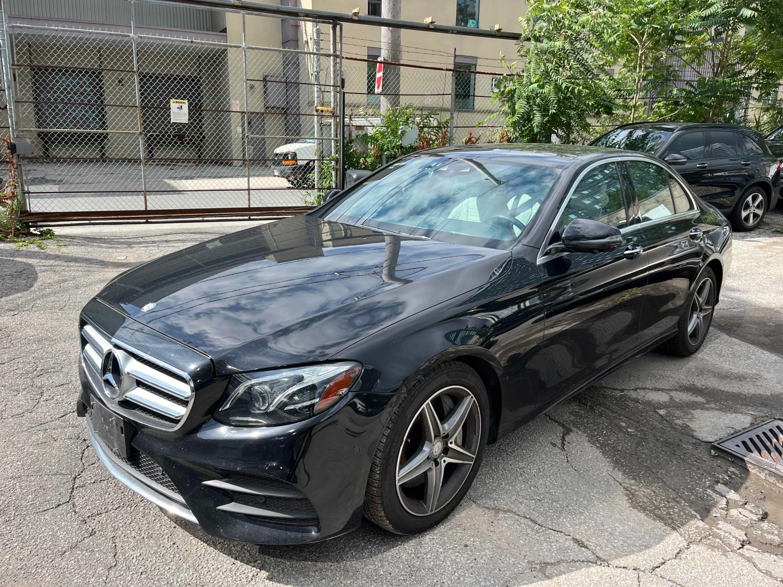 Mercedes-Benz E 400 AMG* 4M* Burmester* HUD* От Mercedes