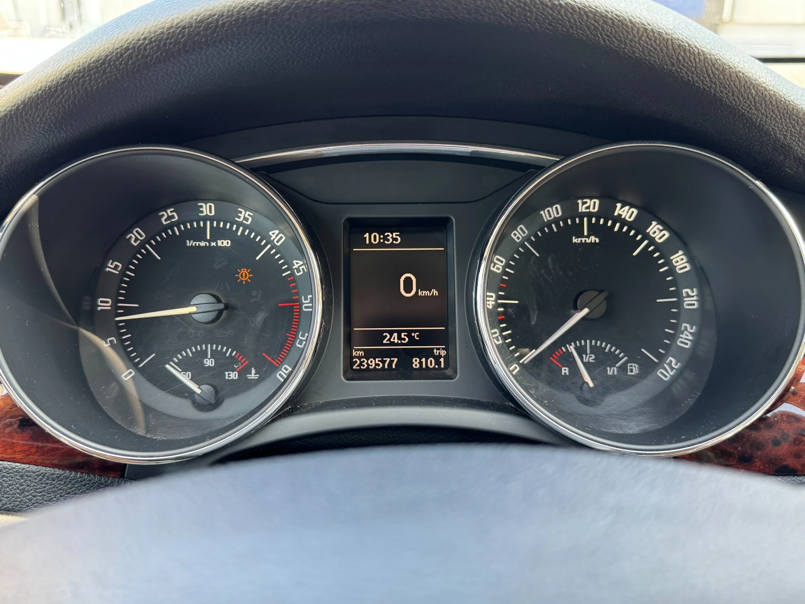 Skoda Superb 2.0d 170 к.с., снимка 13 - Автомобили и джипове - 55347504