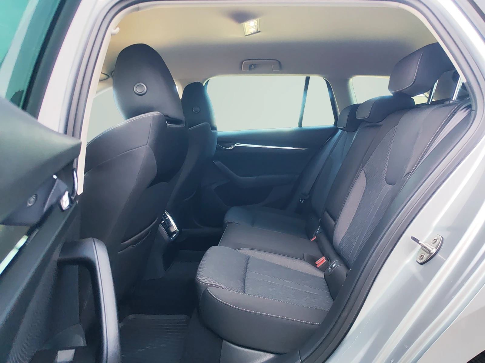 Skoda Octavia 2.0 TDI/ 150 �.�./7DSG | Mobile.bg � ����������� 10