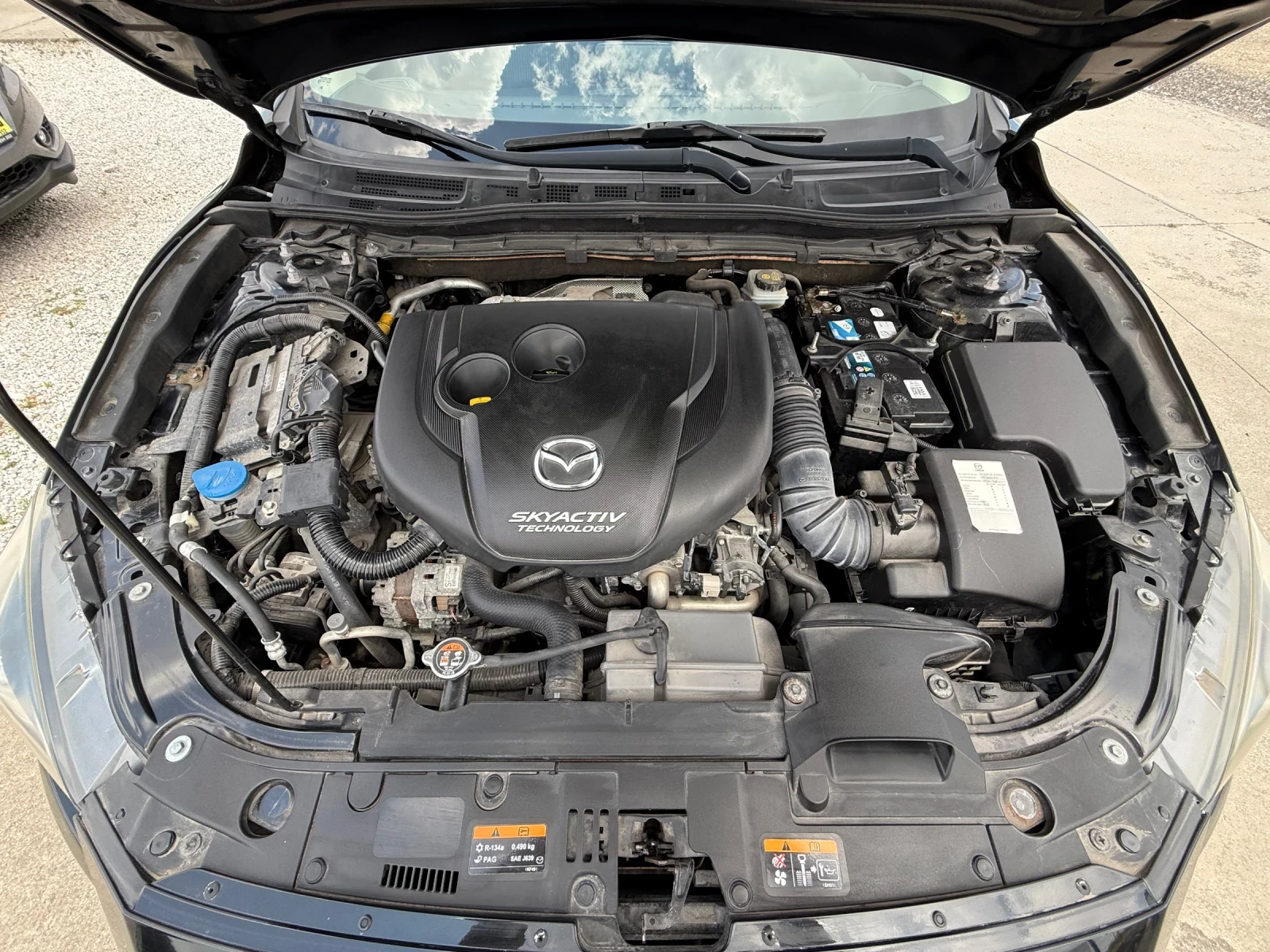 Mazda 3 2.2 SKYACTIV, снимка 16 - Автомобили и джипове - 55898244