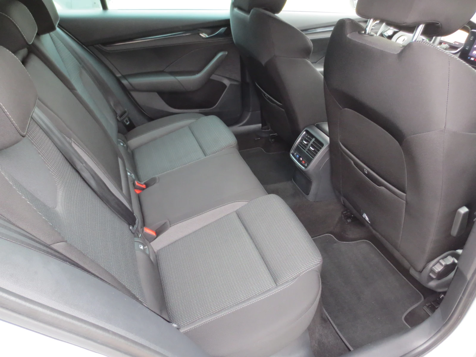 Skoda Octavia 2.0 TDI , снимка 13 - Автомобили и джипове - 56482181