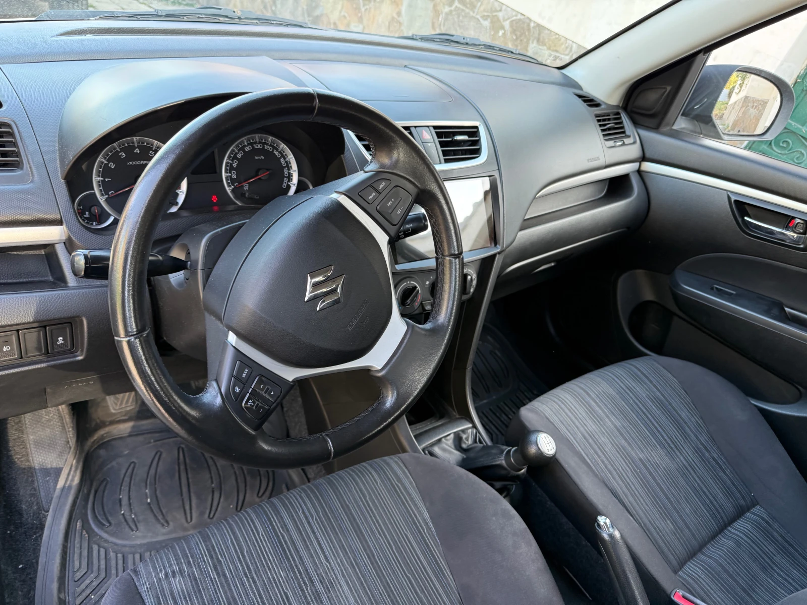 Suzuki Swift 1.2i, снимка 5 - Автомобили и джипове - 56601932