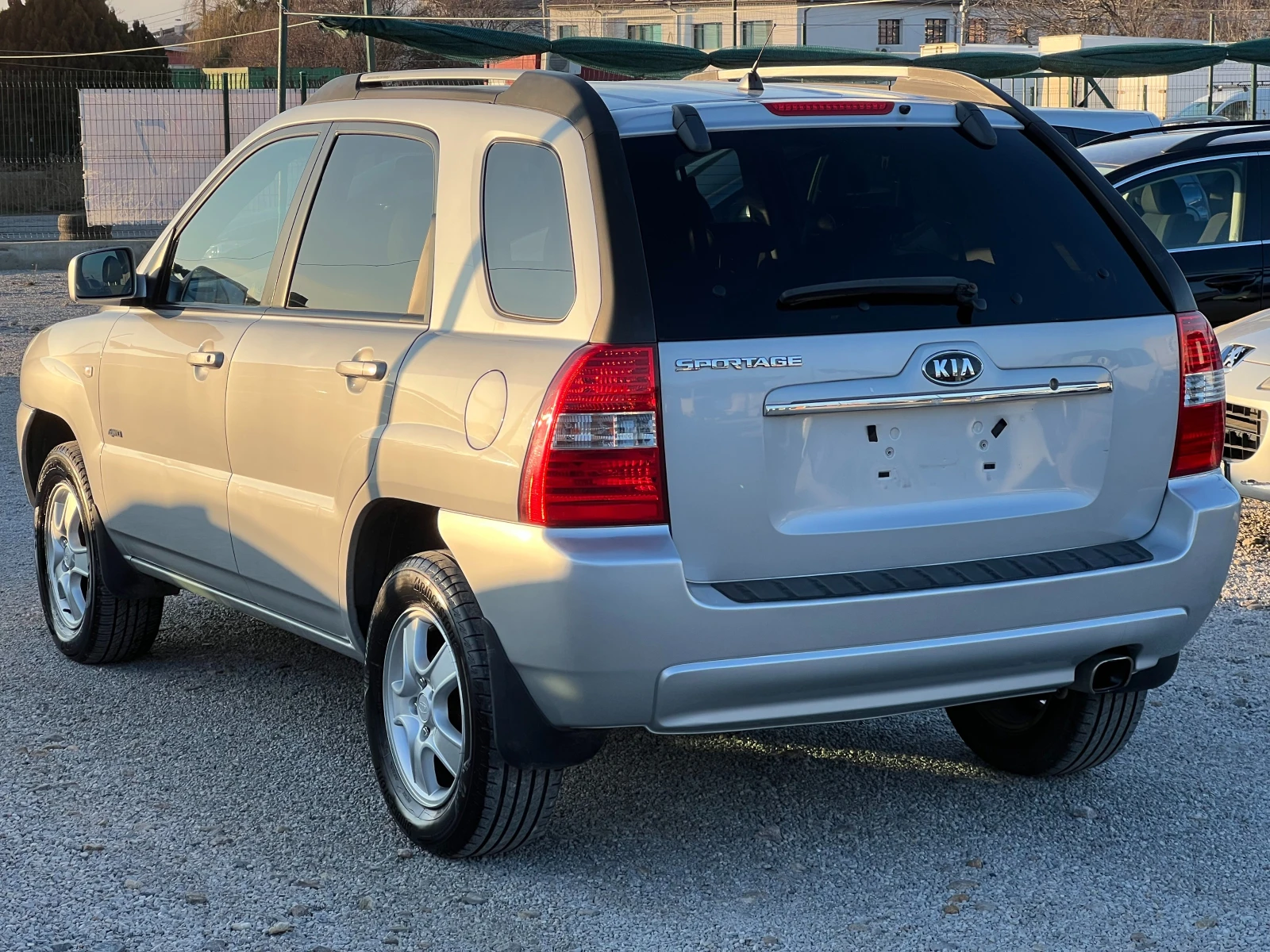 Kia Sportage 2.0 4x4 - изображение 6