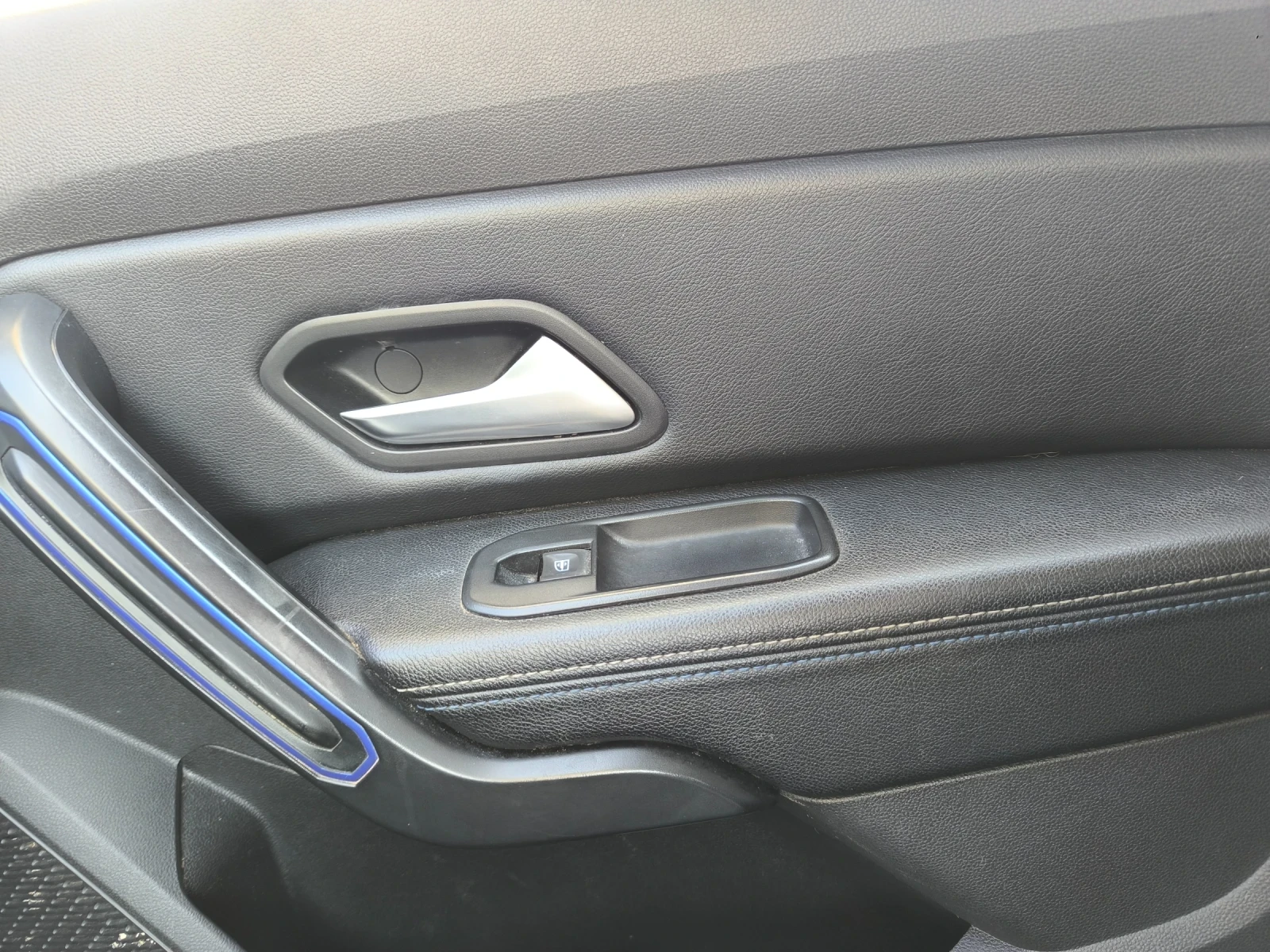 Dacia Duster Prestige Blue Line Eco-G 100 от Омникар Газ, снимка 14 - Автомобили и джипове - 53710218