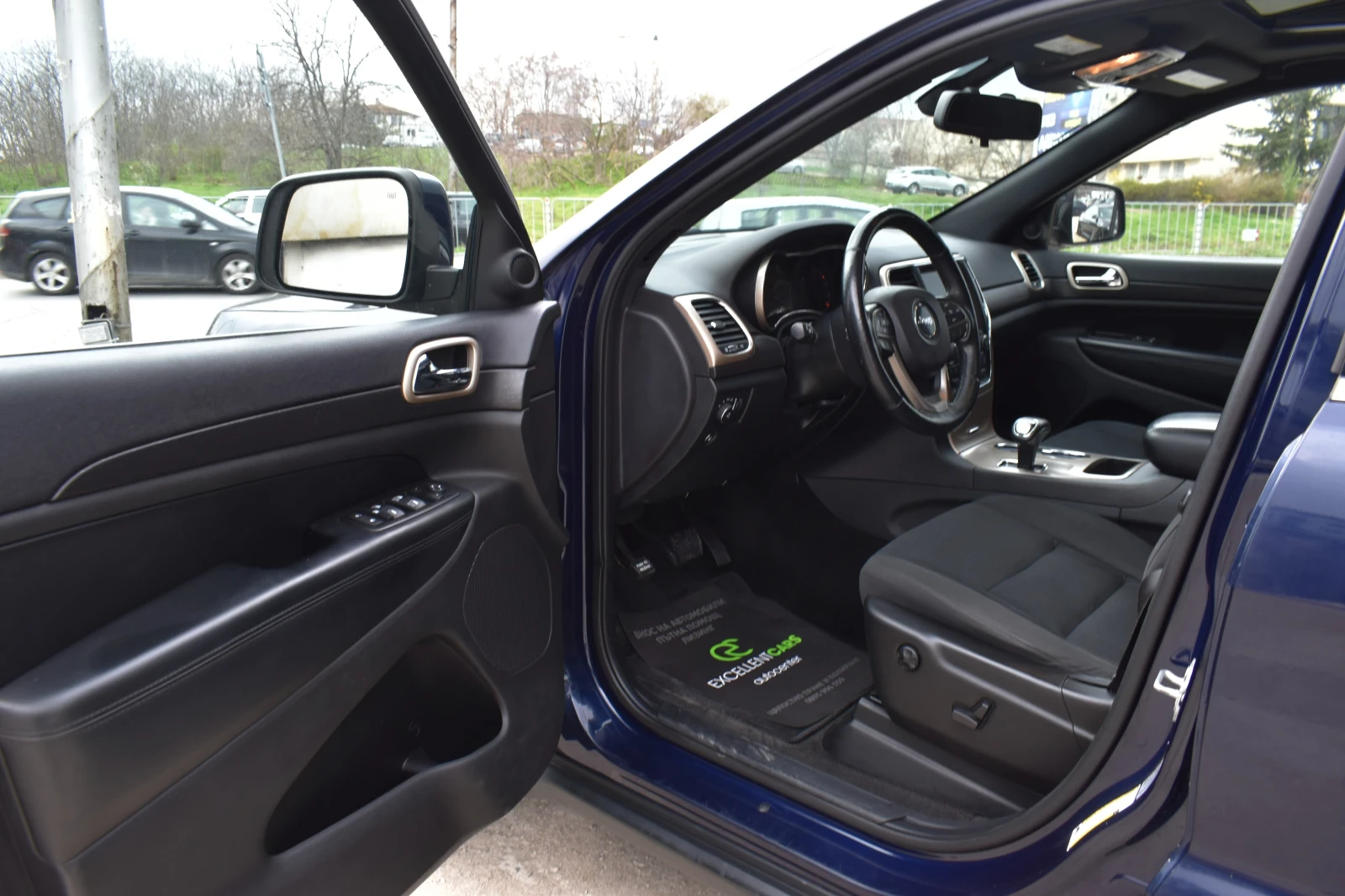 Jeep Grand cherokee 3.6* LARREDO-EDITION, снимка 9 - Автомобили и джипове - 54089946