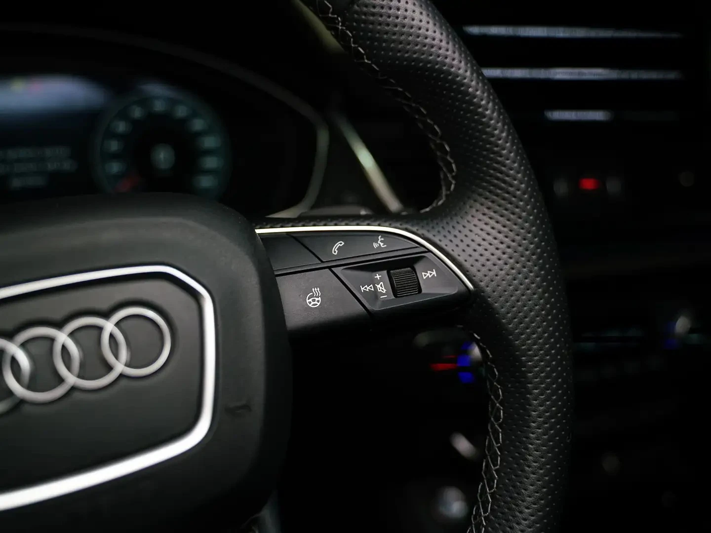 Audi SQ5 SPORTBACK TECHNIK B&O ЦЕНА ДО БЪЛГАРИЯ АВТОКРЕДИТ, снимка 9 - Автомобили и джипове - 55779164