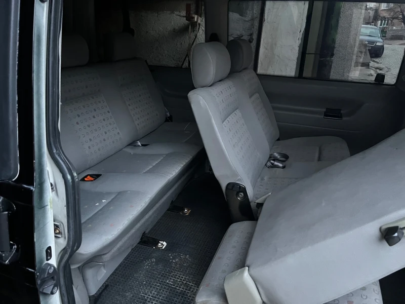 VW Caravelle, снимка 12 - Бусове и автобуси - 53277513