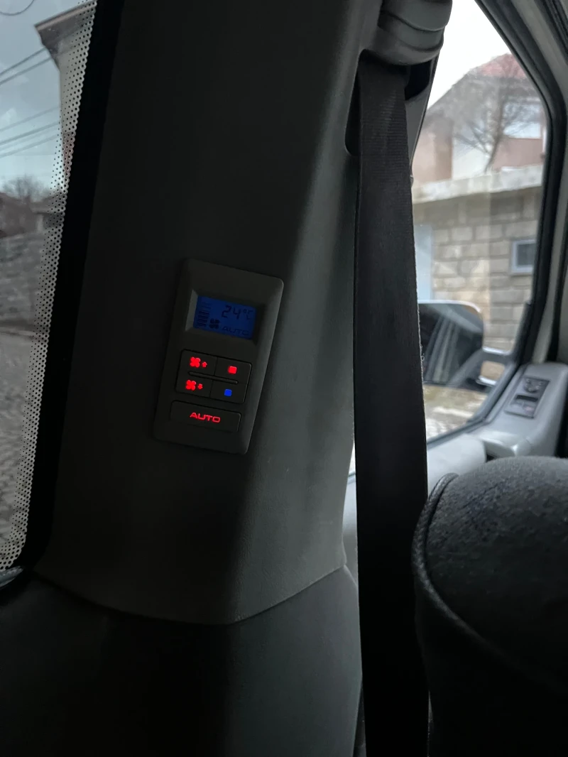 VW Caravelle, снимка 13 - Бусове и автобуси - 53277513