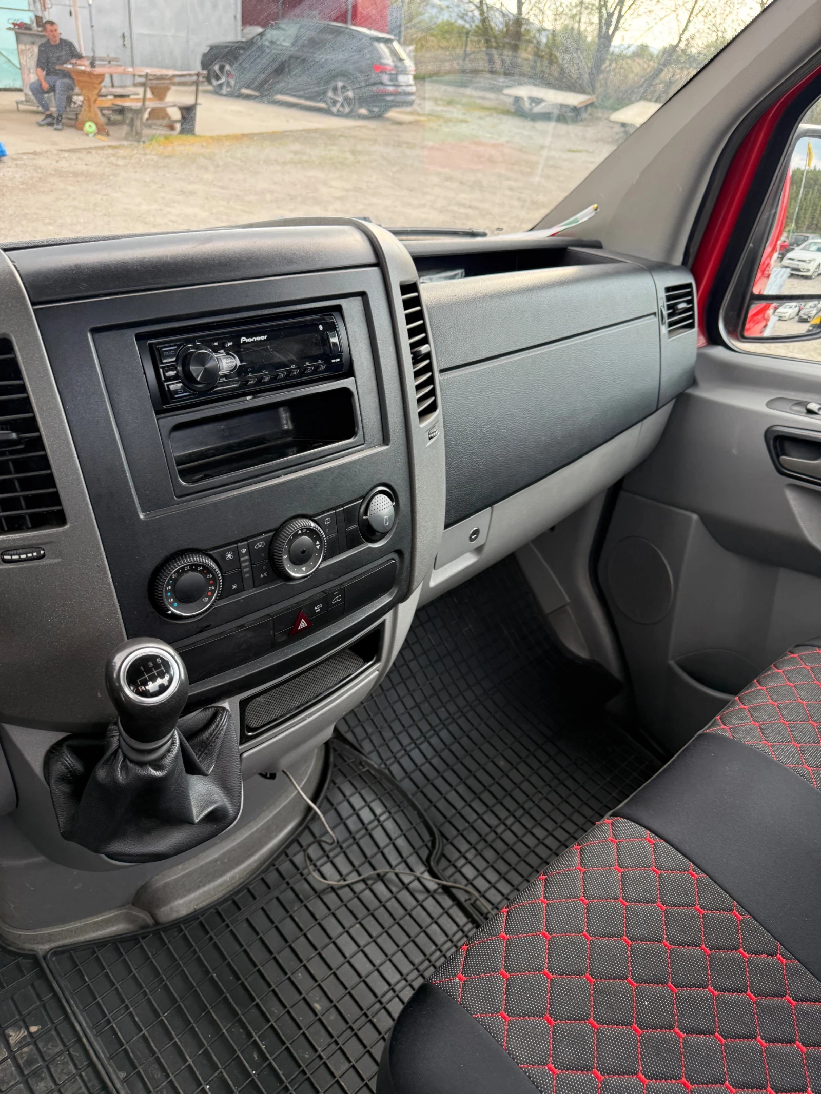Mercedes-Benz Sprinter 413 2.2 CDI N1 карасе с Б категория Специален, снимка 12 - Бусове и автобуси - 54428118
