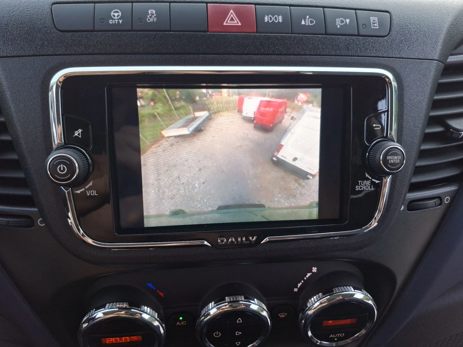 Iveco Daily 3.0* HI-MATIC* MAXI* LED* NAVI* A/C* , снимка 13 - Бусове и автобуси - 55105663