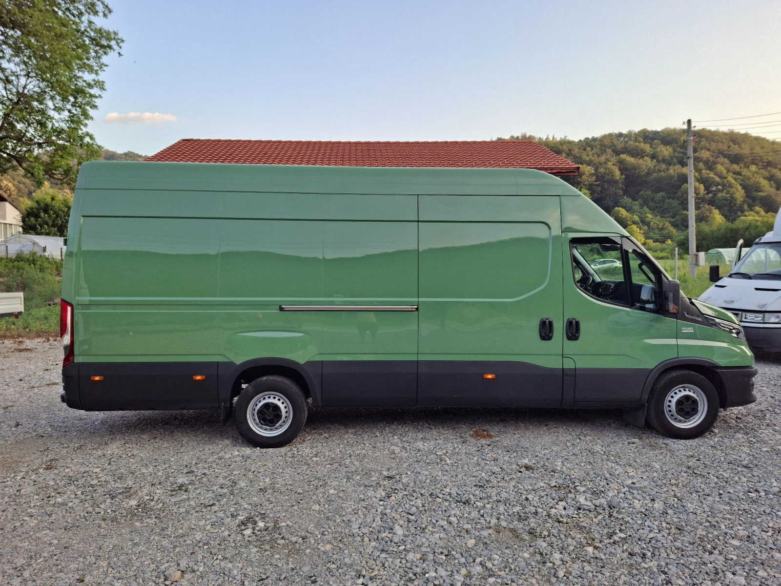 Iveco Daily 3.0* HI-MATIC* MAXI* LED* NAVI* A/C* , снимка 6 - Бусове и автобуси - 55105663